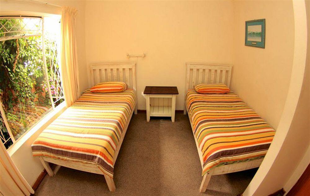 Хостел Jeffreys Bay Backpackers Екстер'єр фото