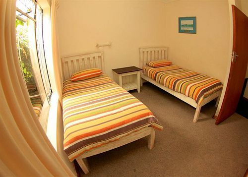 Хостел Jeffreys Bay Backpackers Екстер'єр фото