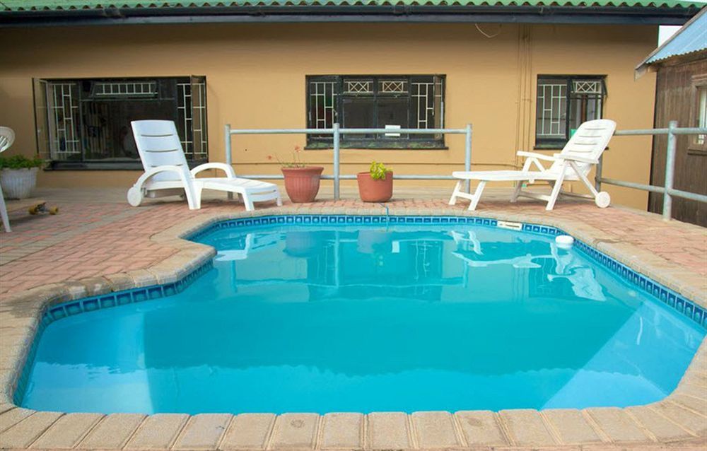 Хостел Jeffreys Bay Backpackers Екстер'єр фото